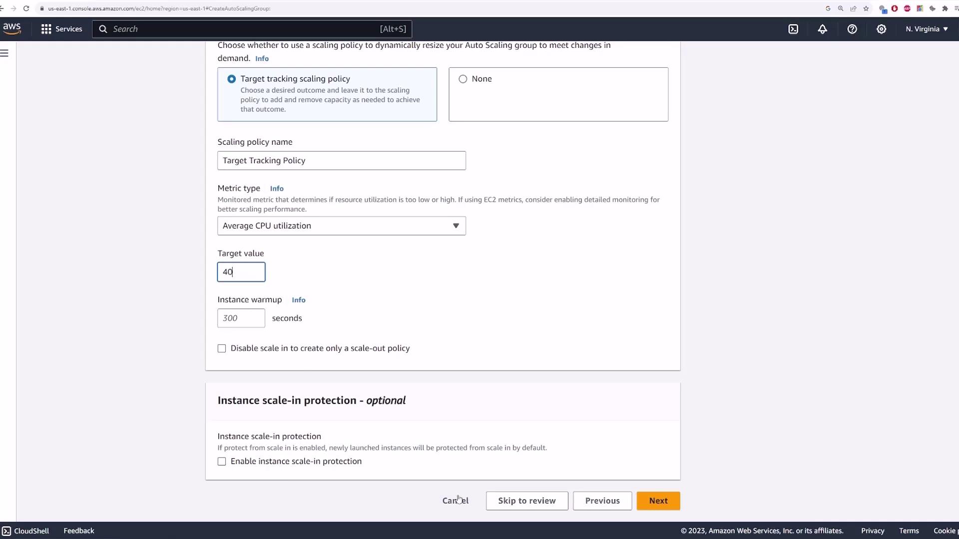 The image shows an AWS console screen for setting up an Auto Scaling group with a target tracking scaling policy, focusing on average CPU utilization.