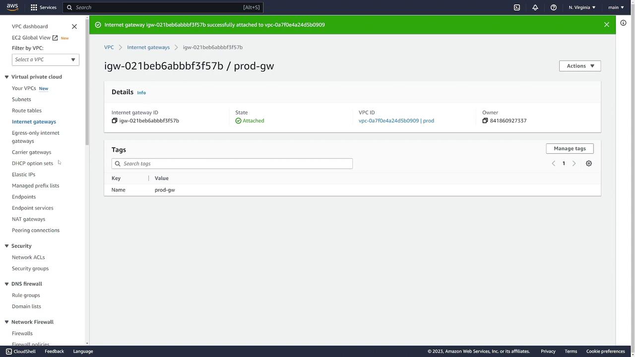 The image shows an AWS VPC dashboard with an internet gateway successfully attached, displaying details like ID, state, VPC ID, and tags.