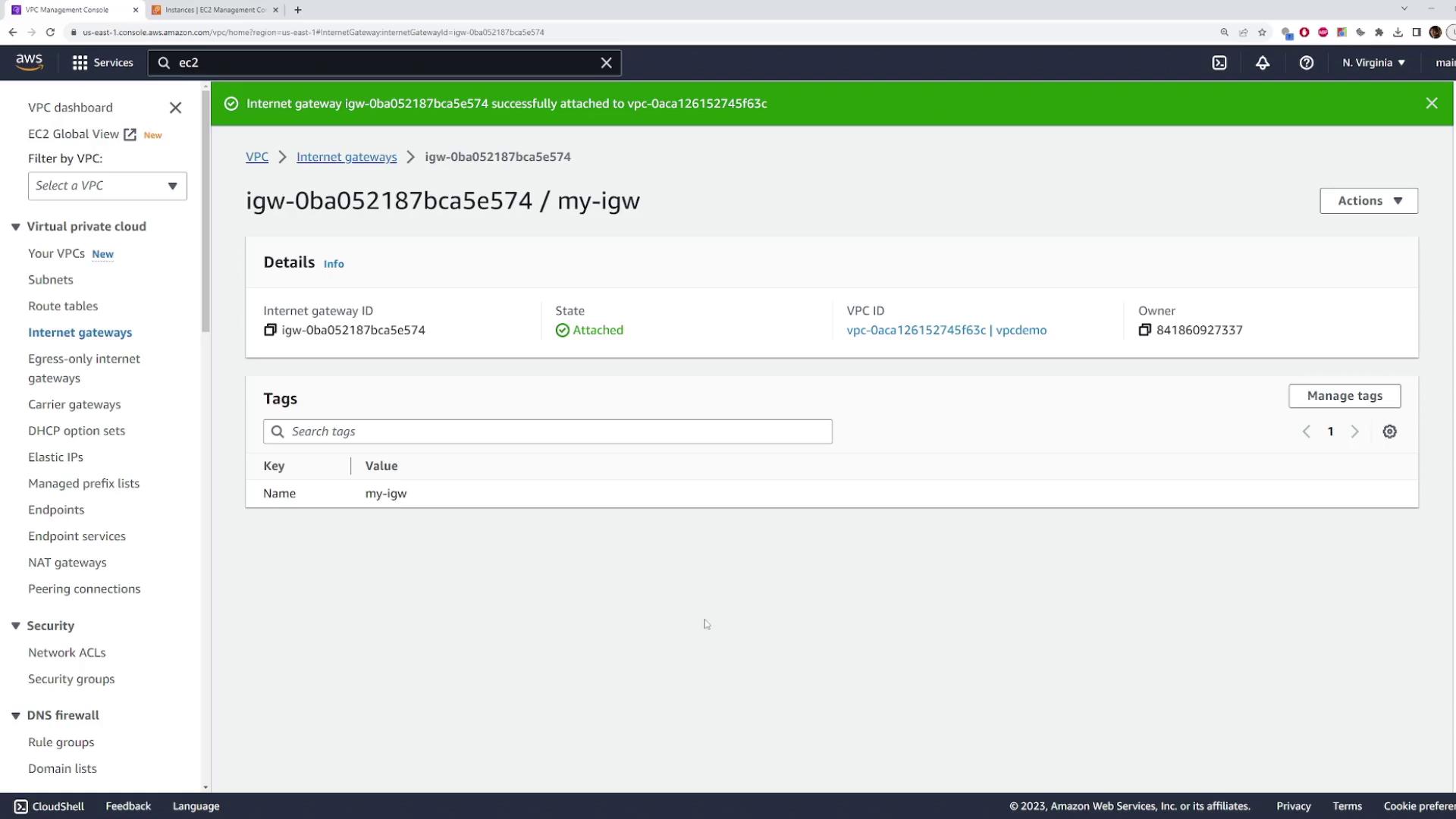 The image shows an AWS Management Console screen displaying details of an internet gateway that is successfully attached to a VPC. The gateway ID is "igw-0ba052187bca5e574" and it is labeled "my-igw".