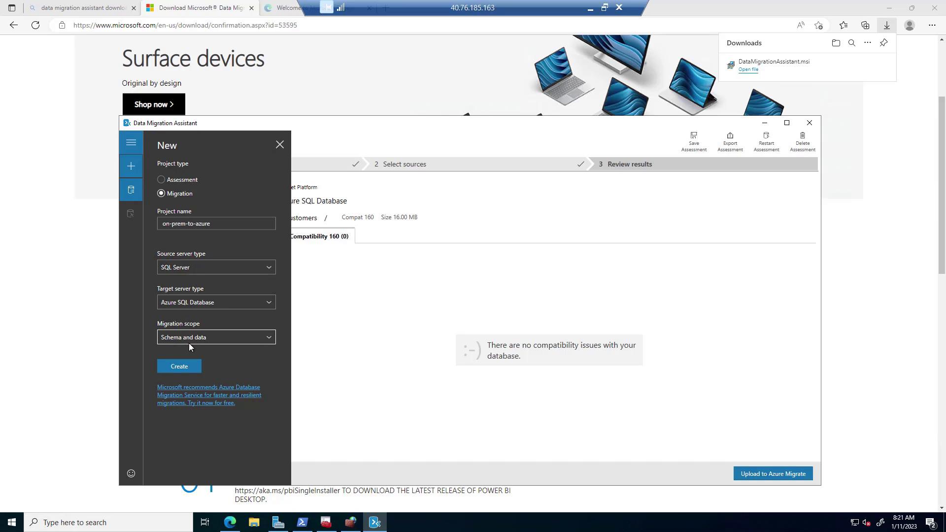 The image shows a screenshot of the Data Migration Assistant tool, with a project setup for migrating from SQL Server to Azure SQL Database. The interface indicates no compatibility issues with the database.