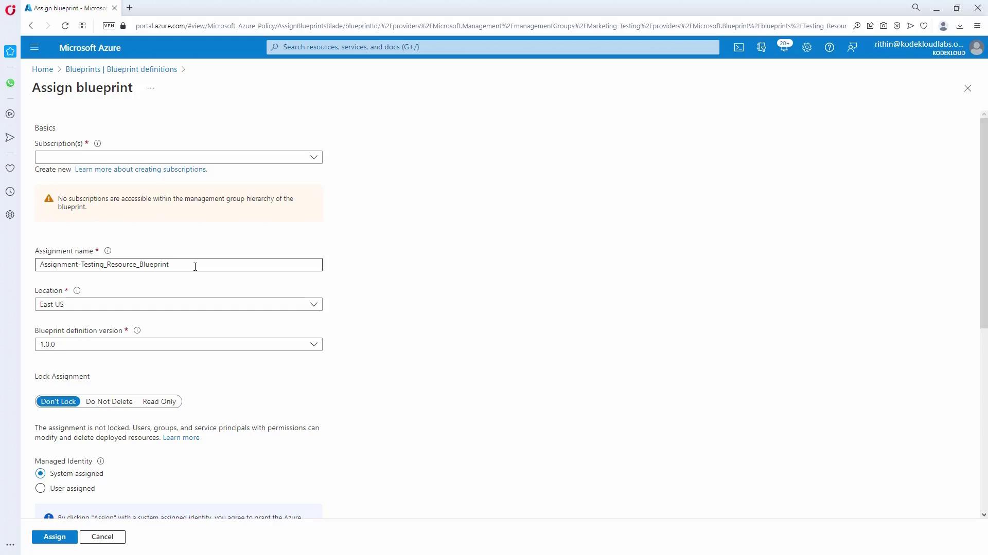 The image shows a Microsoft Azure interface for assigning a blueprint, with fields for subscription, assignment name, location, and blueprint definition version. There is a warning about no accessible subscriptions and options for lock assignment and managed identity.