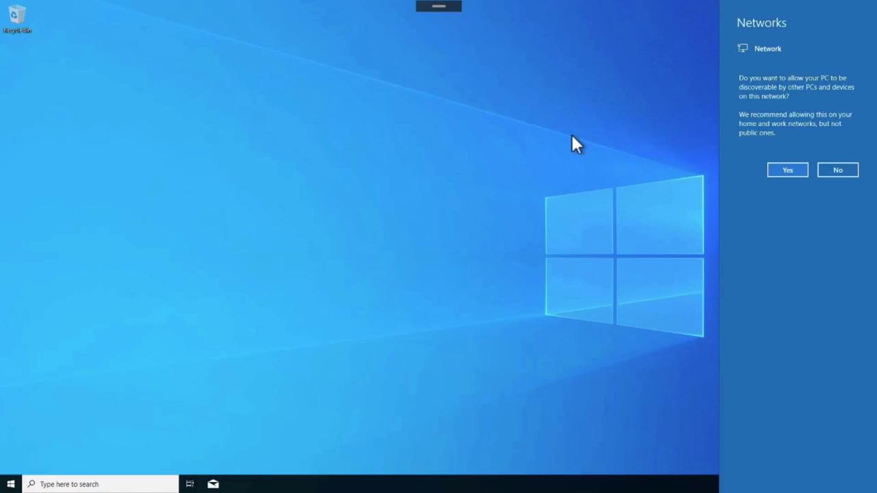The image shows a Windows 10 desktop with a network discovery prompt on the right side, asking if the PC should be discoverable on the network.