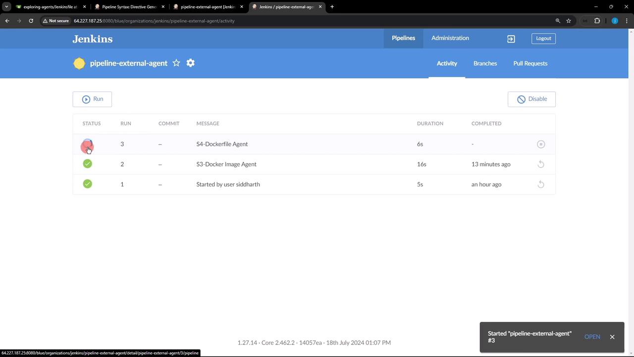 The image shows a Jenkins dashboard displaying the activity of a pipeline named "pipeline-external-agent," with details of recent runs, their status, duration, and completion times.