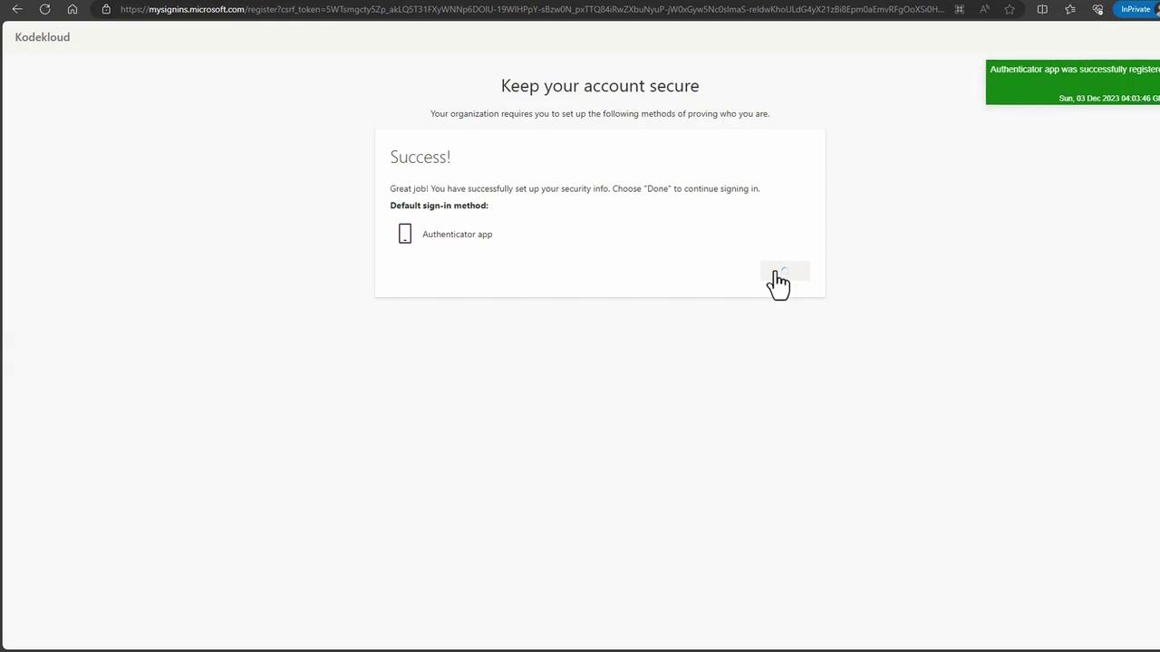 The image shows a confirmation screen indicating successful setup of security information using an authenticator app. A message at the top confirms the registration of the app.